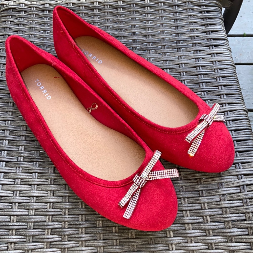 Torrid bow ballet flat with rhinestone detail size 11.5ww red suede like NWOT